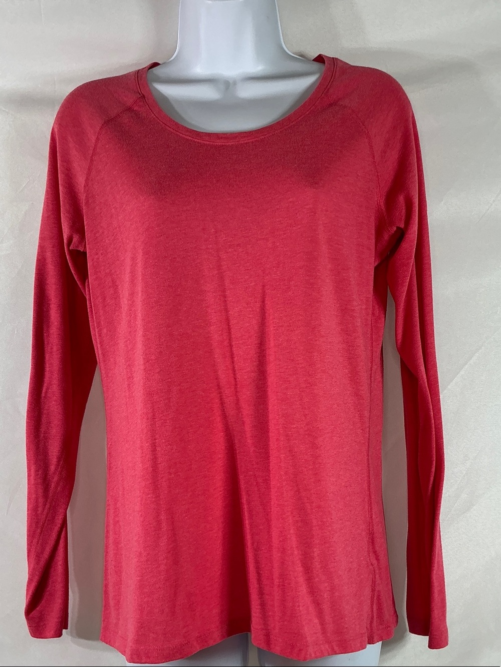 Columbia Omni-Freeze Zero Women’s Long-Sleeve Scoop Neck Top - Coral Pink Size M
